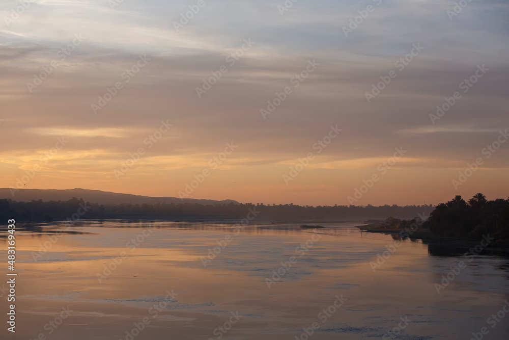 Der Nil bei Sonnenaufgang, Ägypten