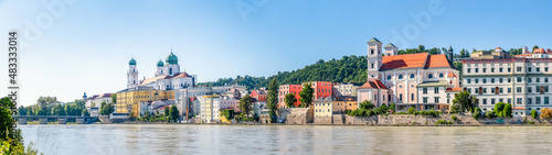Flusspanorama mit Dom, Passau, Bayern, Deutschland 