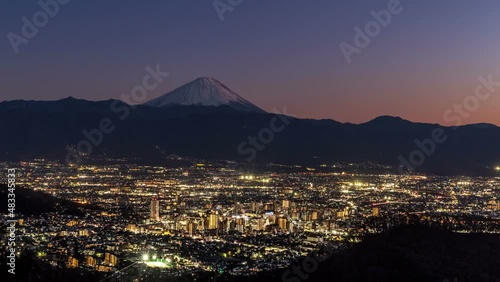甲府市千代田湖ハイキングコースから甲府市の夜景と富士山のブルーモーメント4KTimelapse