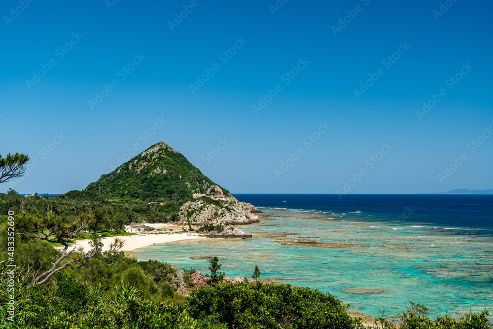 Fototapeta premium 伊是名島