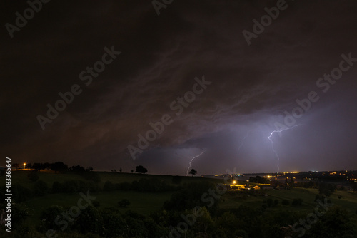 vineyard lightning 1
