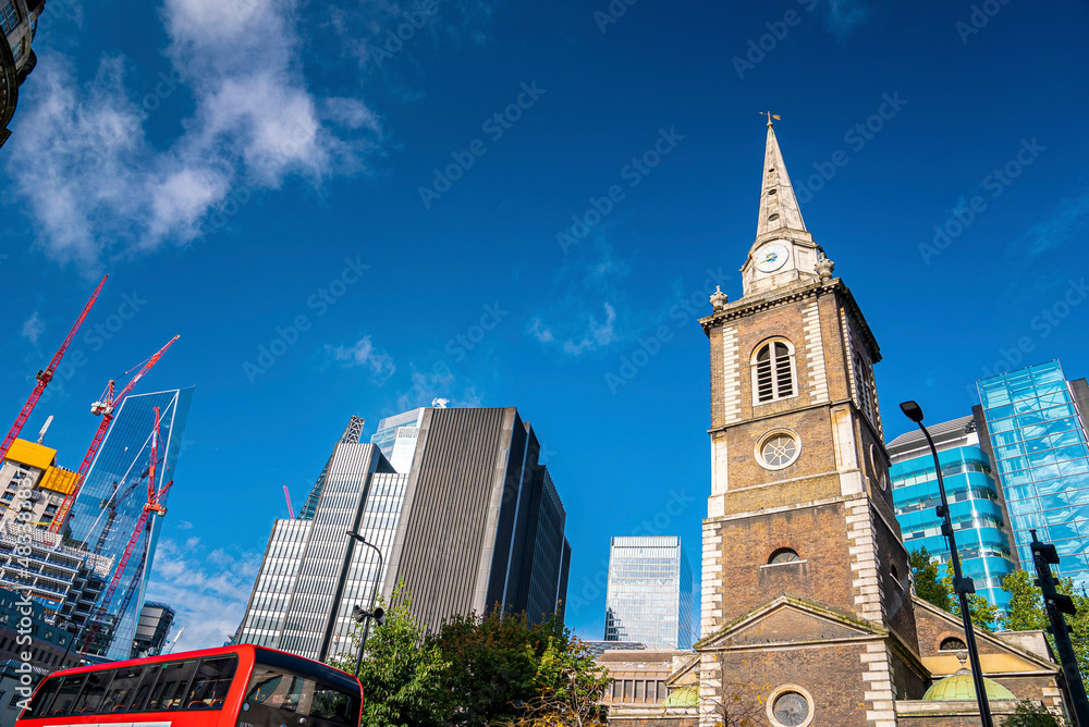 Foto de London, UK. July 20, 2021. St Botolph without Aldgate and Holy ...