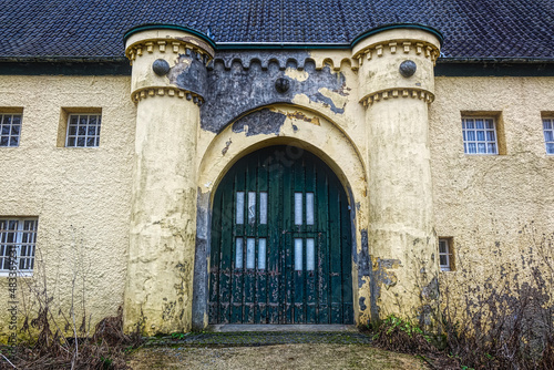 Portal eines historischen Schlosses in Krefeld Linn
