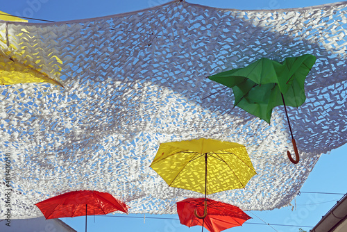 Beschattung einer Gasse 