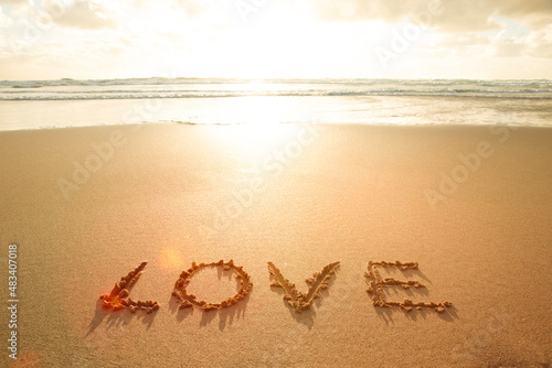 Das wot love in den Sand geschrieben