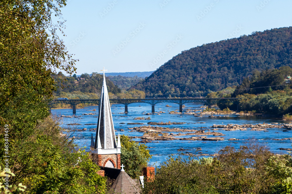 Fototapeta premium Steeple of St. Peter's Church and the Potomac River from Jefferson Rock. 