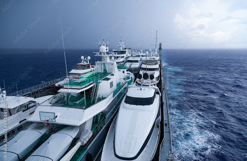 Fototapeta premium Transportation of yachts across the ocean.