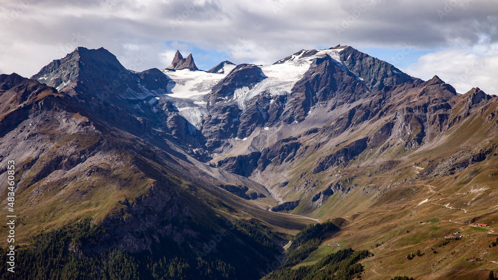Glacier et aiguilles dans le Val d'Hérens