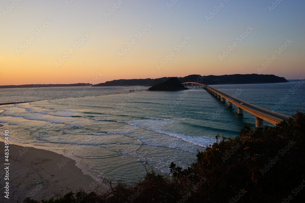 日本 山口県 角島大橋 夕日