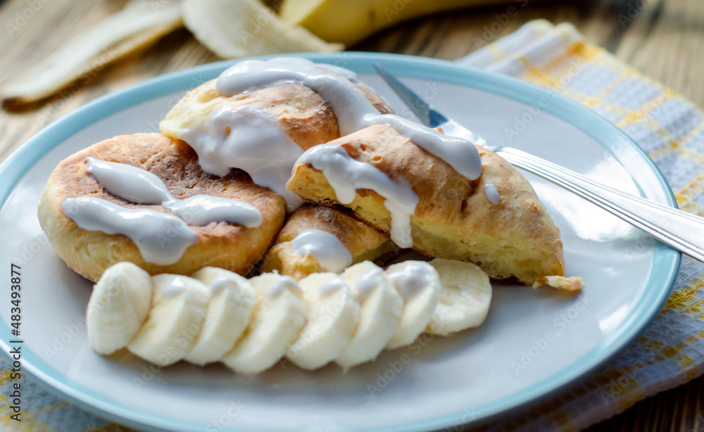 Cheesecakes with banana and sour cream Cheesecakes with banana and sour cream