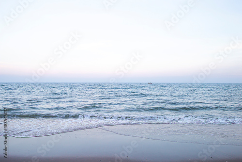 Fototapeta Naklejka Na Ścianę i Meble -  Beautiful sea and sandy beach in the evening.