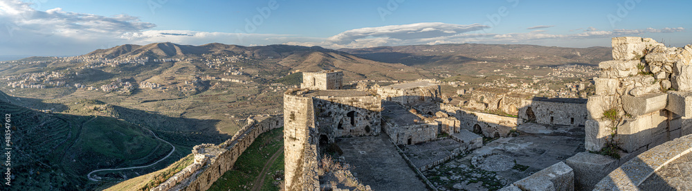 Syria's Crusader Castles "Krak des Chevaliers" - obrazy, fototapety, plakaty 