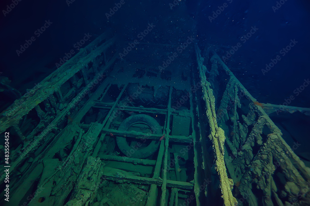 Fototapeta premium wreck diving thistelgorm, underwater adventure historical diving, treasure hunt