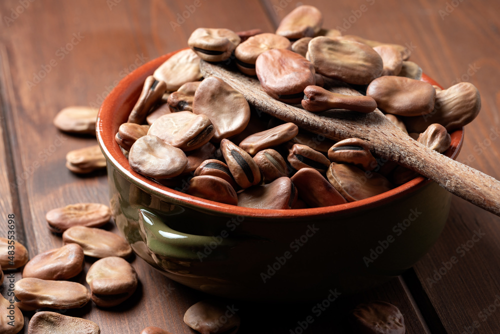 Fave secche biologiche, cibo vegano Fave secche biologiche, cibo vegano