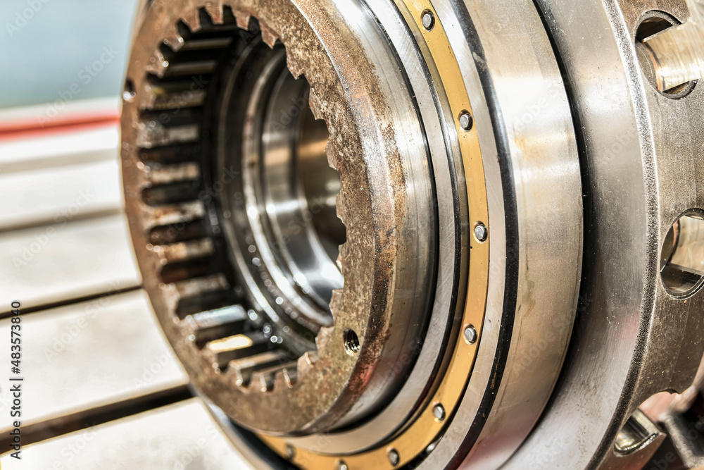 Dismantled gearbox, gear wheel with an internal tooth in the cage and frame. Dismantled gearbox, gear wheel with an internal tooth in the cage and frame.