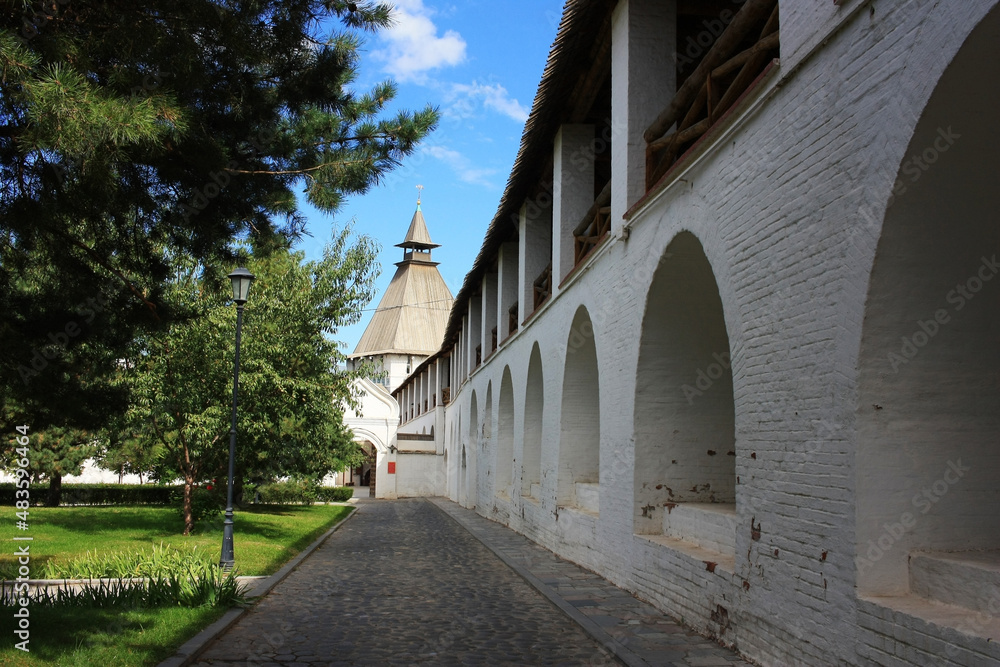Naklejka premium White walls and towers of a medieval castle