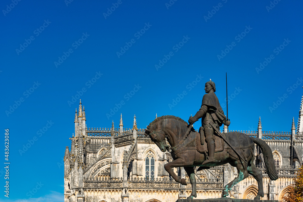 Fototapeta premium equestrian statue in the monastery of Batalha in Portugal