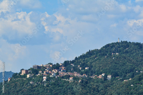 Panorama di Brunate da un punto panoramico a Como. © Fabio Caironi