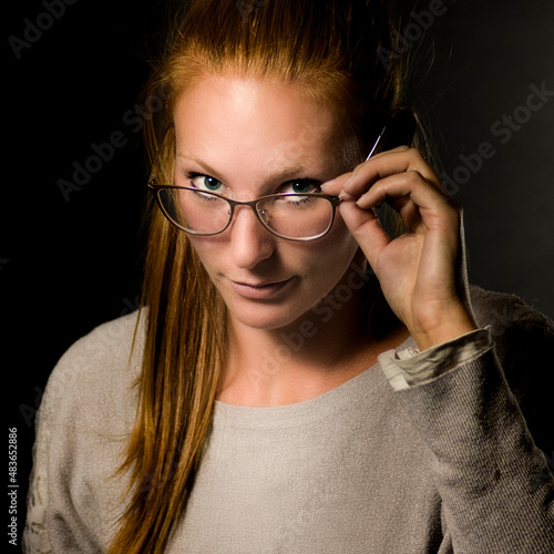 Femme à lunettes
