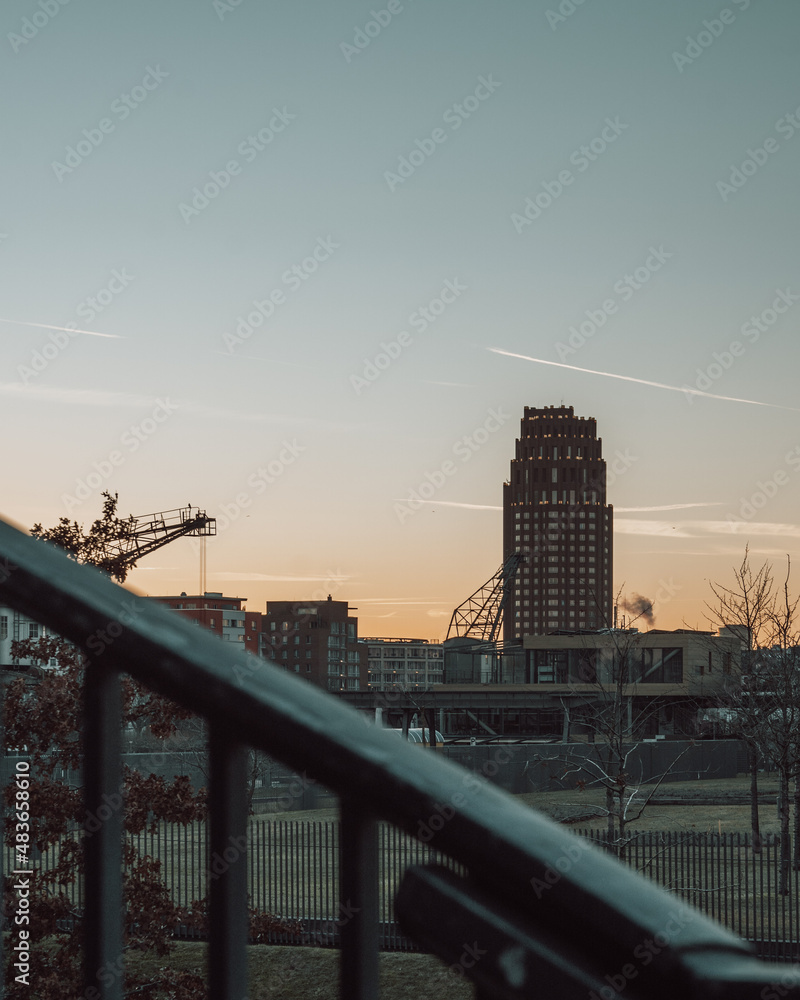 Obraz premium Frankfurt skyline during the sunset