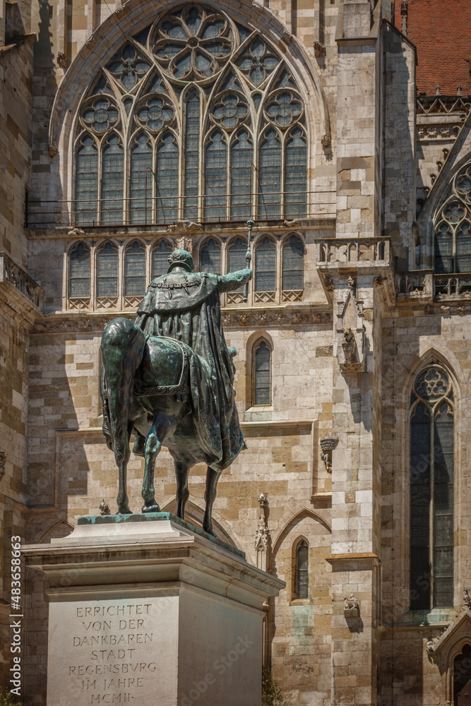 Reiterstatue Ludwig I. vor dem Dom in Regensburg