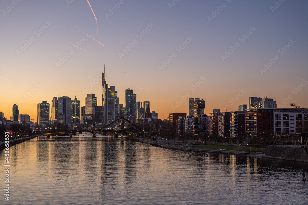 Fototapeta premium Frankfurt Skyline during the sunset