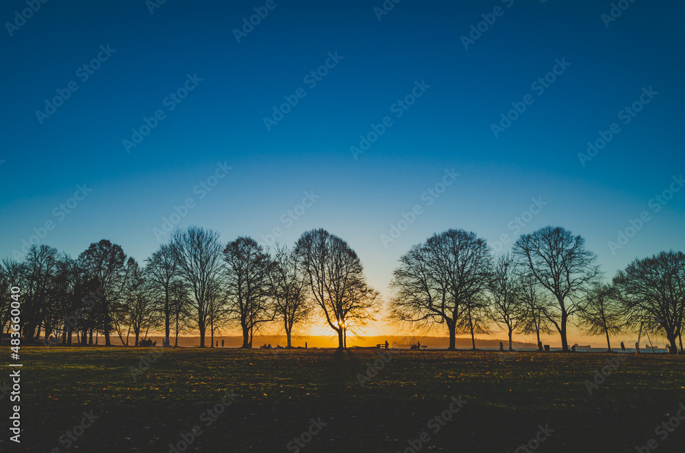 Fototapeta premium Landscape of Vancouver Sky and Sunset from Stanley Park