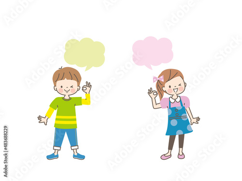 OKサインをする笑顔の子ども達
