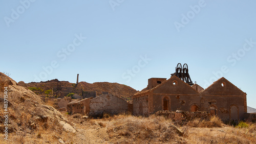 Antiguo pozo minero abandonado en cartagena