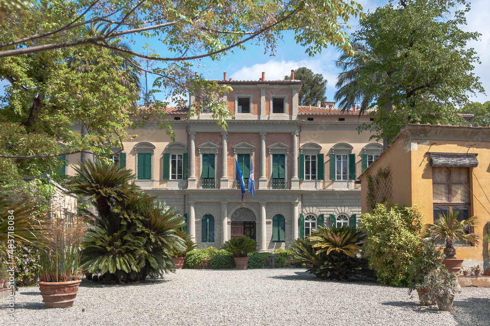 Pisa. Orto Botanico. Facciata del Museo di Storia Naturale