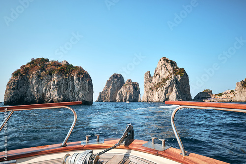 Fototapeta Naklejka Na Ścianę i Meble -  capri boat tour