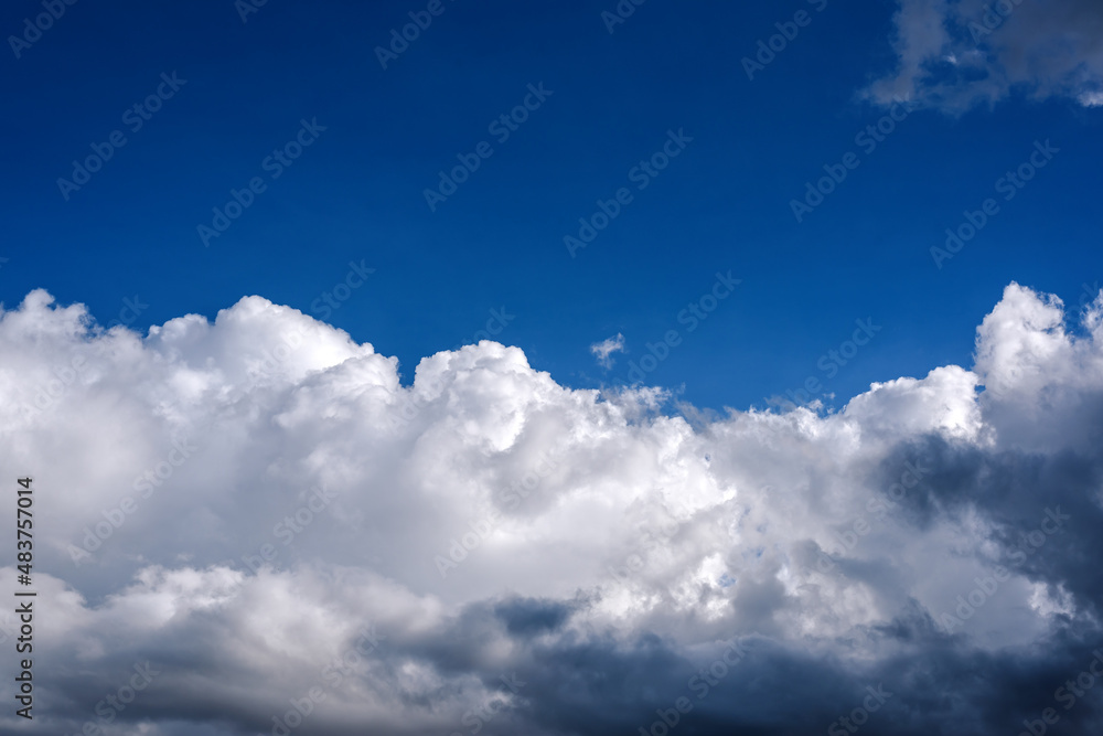 Fototapeta premium deep blue sky and white clouds