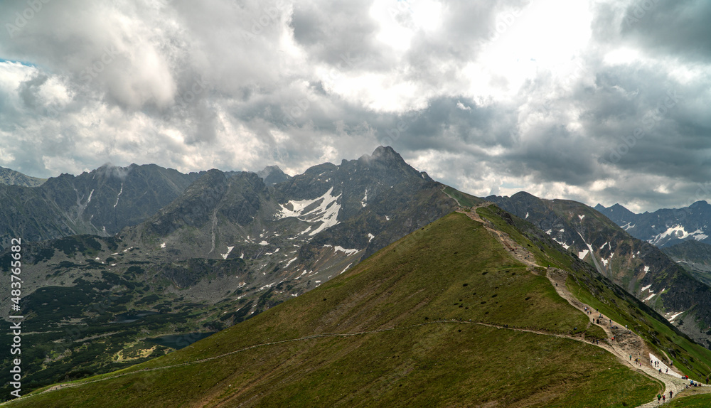 Fototapeta premium tatry, zakopane, karpaty , giewont, Polska, dolina kościeliska, morskie oko , dolina gąsienicowa. kasprowy wierch