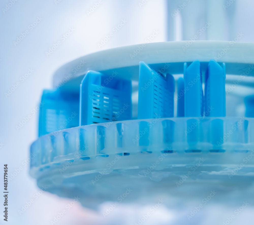 Slider container of microwave hybrid tissue processor