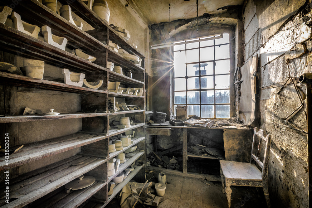 Fototapeta premium Porzellanfabrik - Lost Place