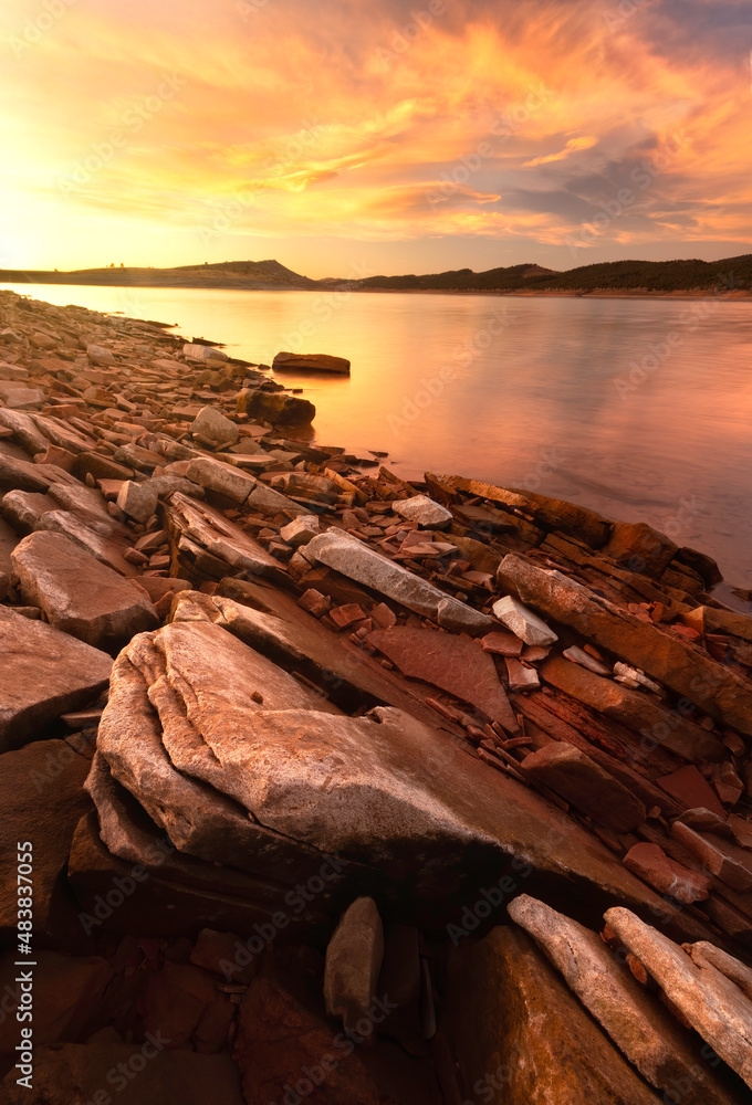 Obraz na plátně Brilliant sunrise over  Carter Lake located in Loveland Colorado