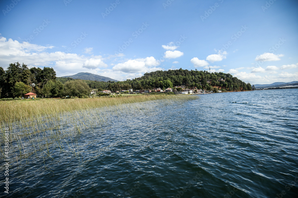Lago de Zirahuén,Morelia en mexico Lago de Zirahuén,Morelia en mexico
