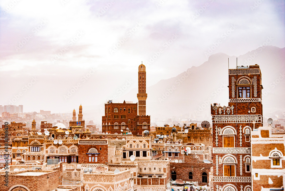 イエメンの首都・サナア旧市街の街並み StockFoto Adobe Stock