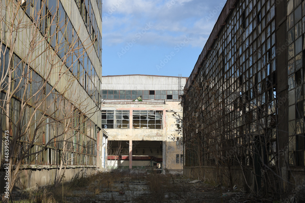abandoned building abandoned building