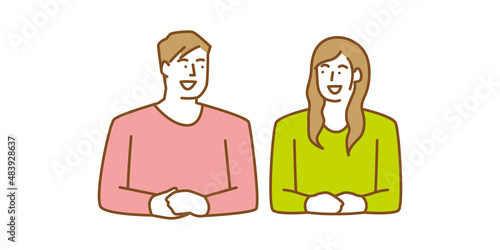 顔を見合わせて嬉しそうに話をする男性と女性