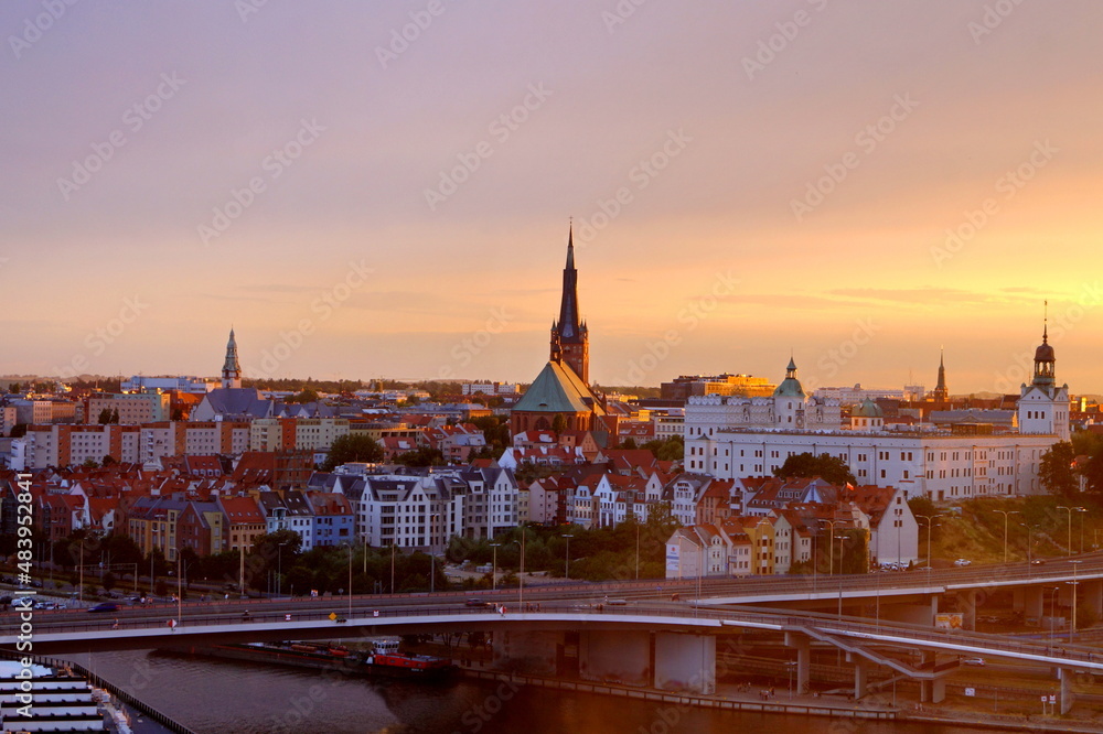 Fototapeta premium stunning view of the city of Szczechin at sunset from a bird's eye view