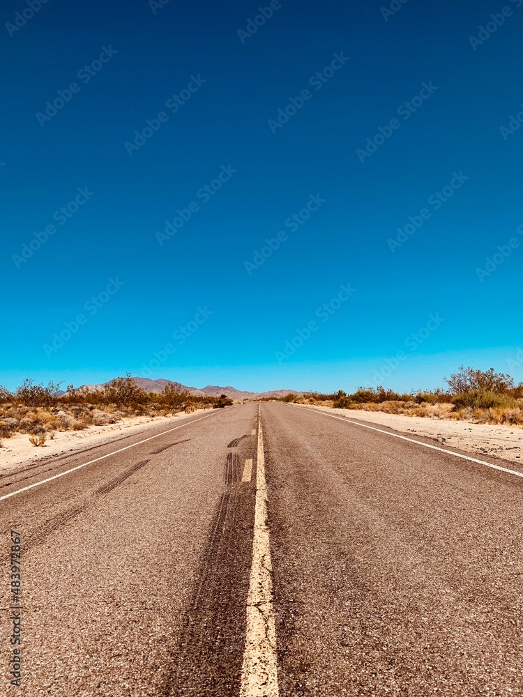 Naklejka premium Straße in der Mojave Wüste