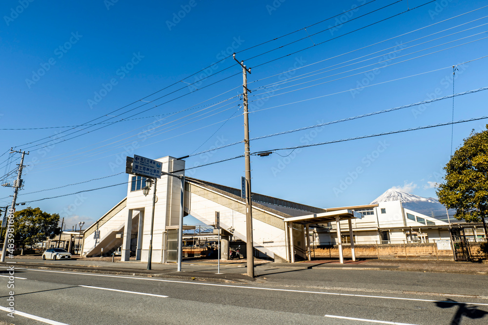 富士山が見える駅JR東海道線の吉原駅／南口