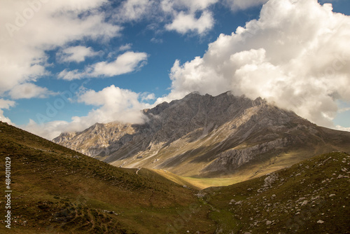 Fototapeta Naklejka Na Ścianę i Meble -  Hiking in the Picos de Europa, Spain