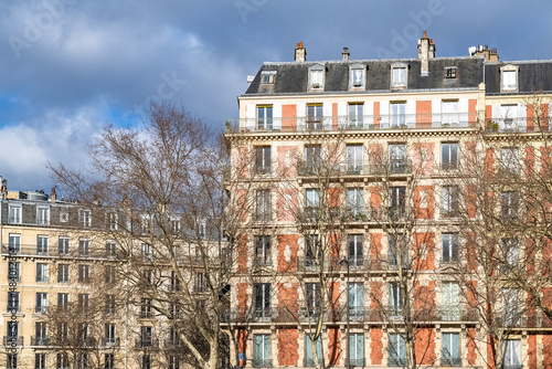 Fototapeta Naklejka Na Ścianę i Meble -  Paris, beautiful buildings rue Saint-Jacques in the 14e arrondissement
