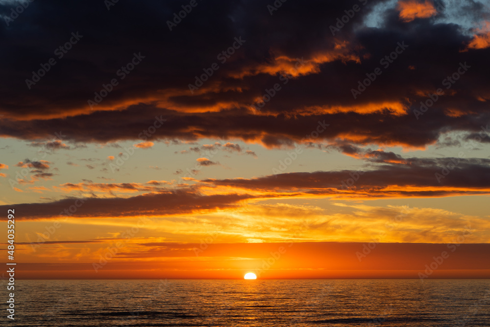 Obraz premium sunset over the ocean