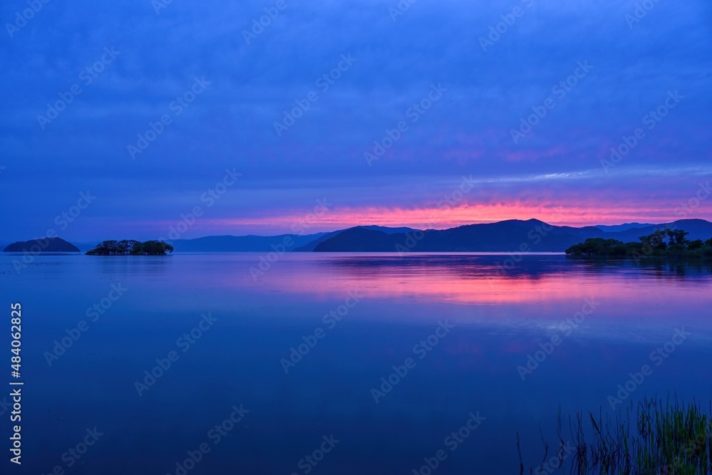 琵琶湖で見た日没後の幻想的な夕焼け情景＠滋賀