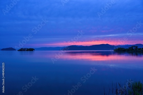 琵琶湖で見た日没後の幻想的な夕焼け情景＠滋賀