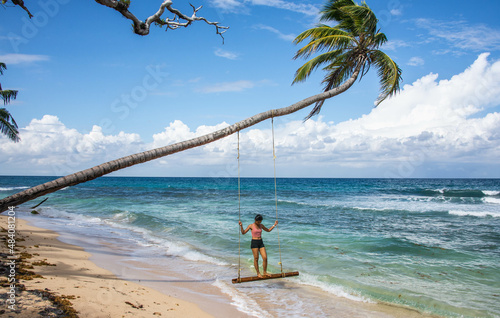 Fotografiet Enjoying the swing in the Caribbean paradise, Little Corn Island, Nicaragua