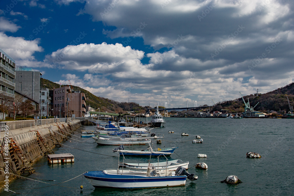 Fototapeta premium 青空、尾道、海